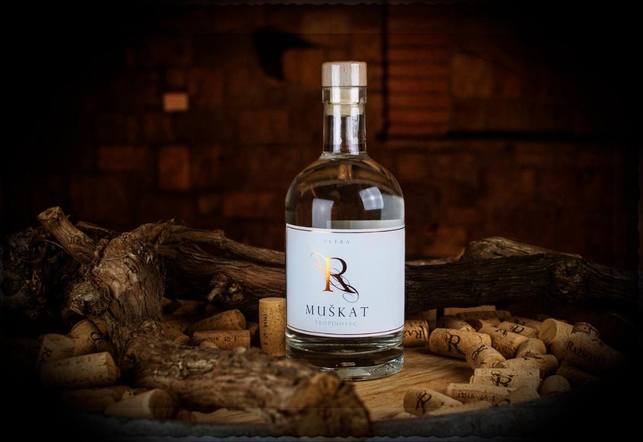 Razman Wine Rooms Gracisce Exterior photo