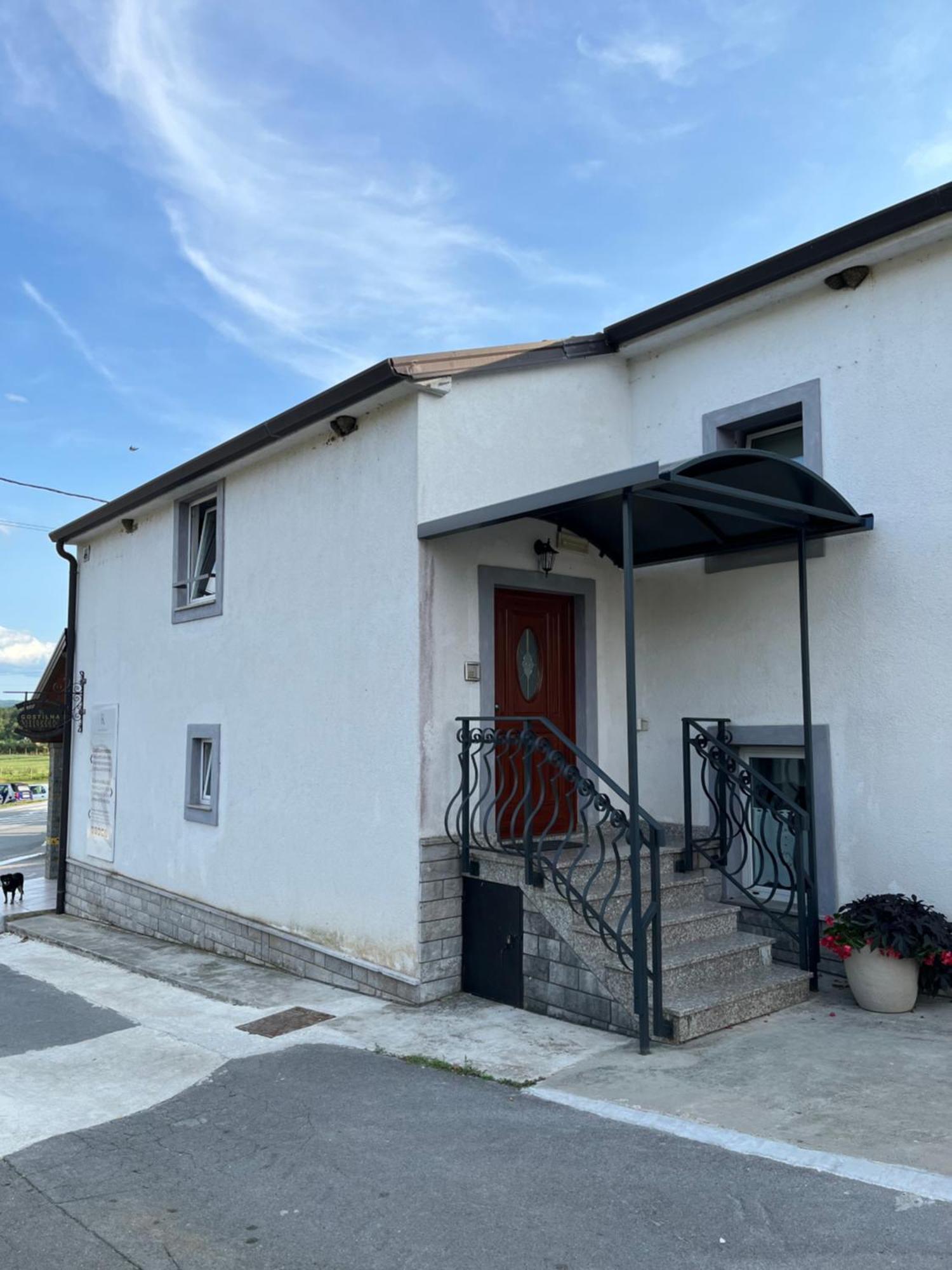 Razman Wine Rooms Gracisce Exterior photo